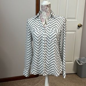 3/$10 white and grey Express blouse size XS